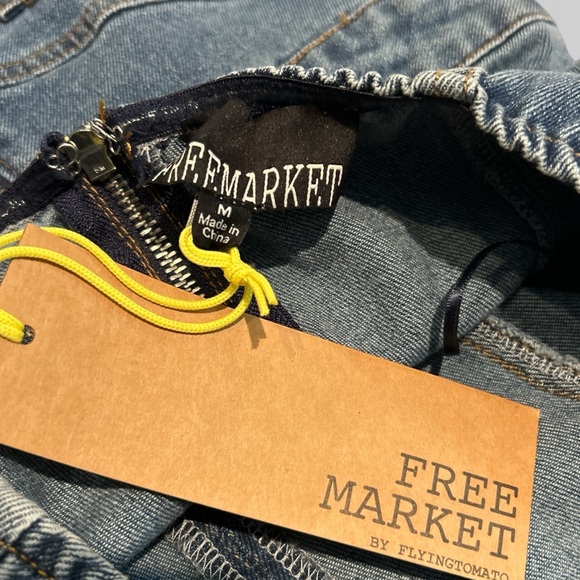 Free Market by Flying Tomato Women’s Blue Denim Strapless Jumpsuit NWT. Size M - Picture 2 of 12